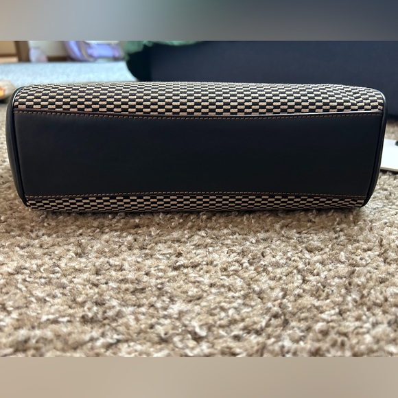 Coach purse with crossbody strap - Picture 5 of 8